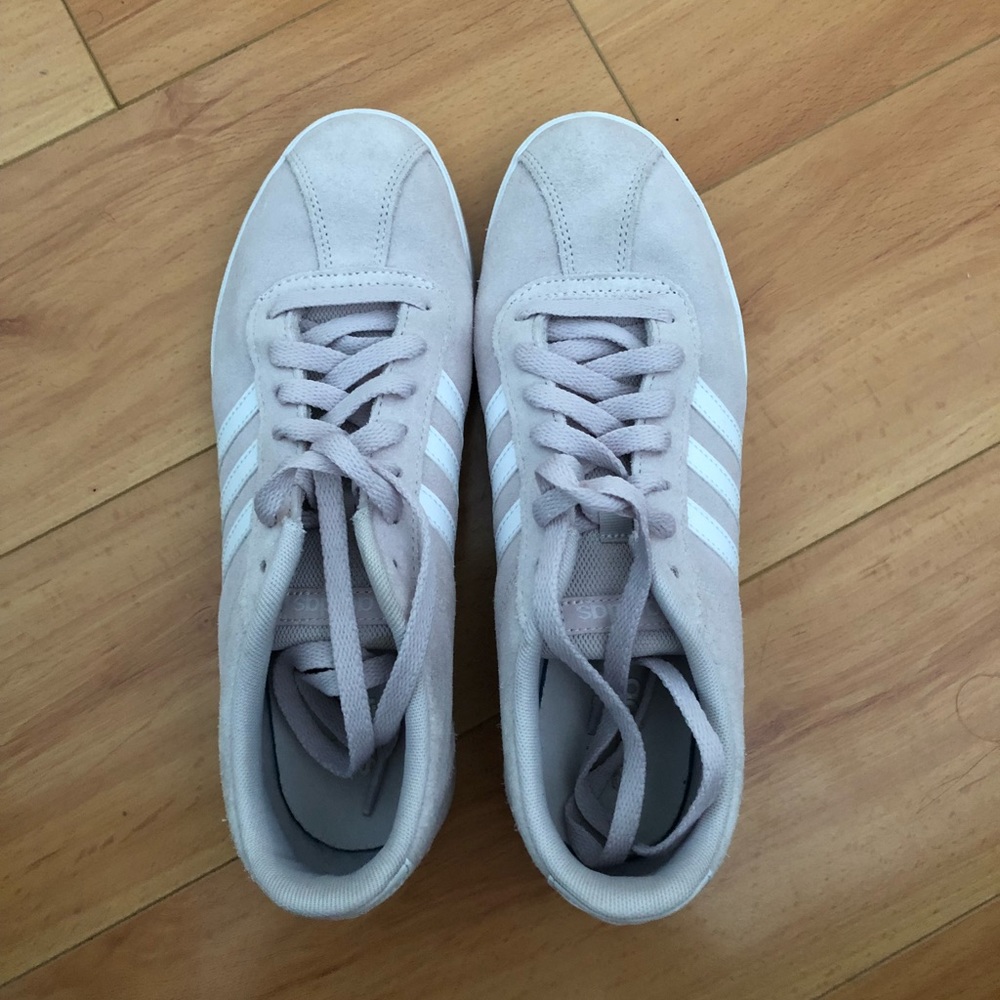 Adidas courtside sneakers size 9